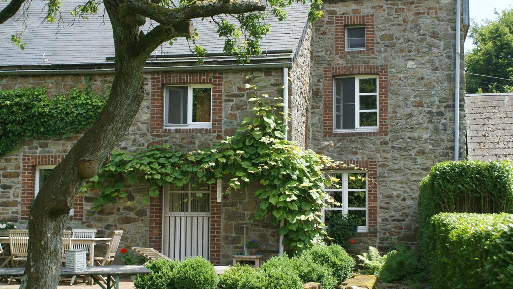 B&B Le Secret Du Bois Bourseigne-Vieille Екстериор снимка